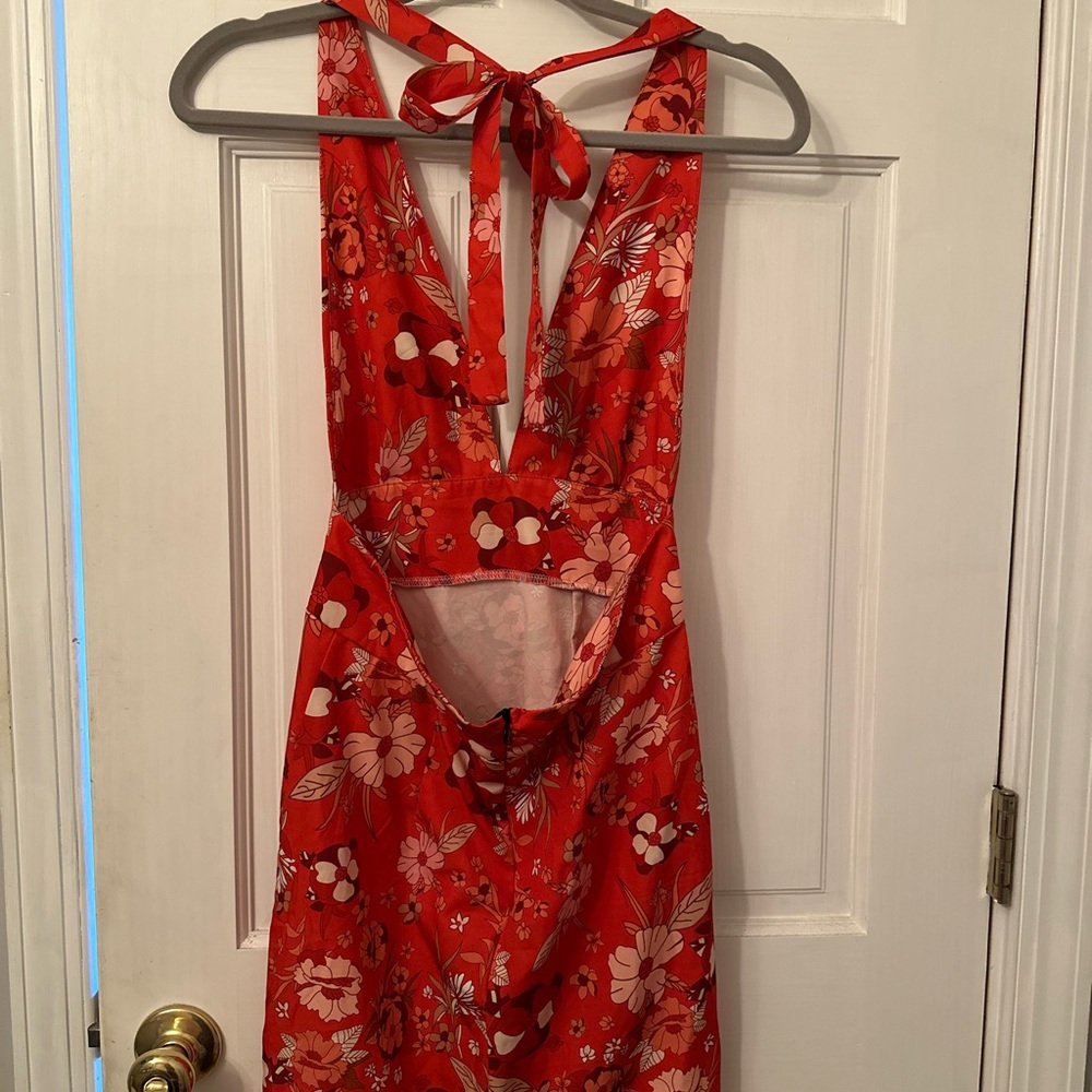 Backless dress